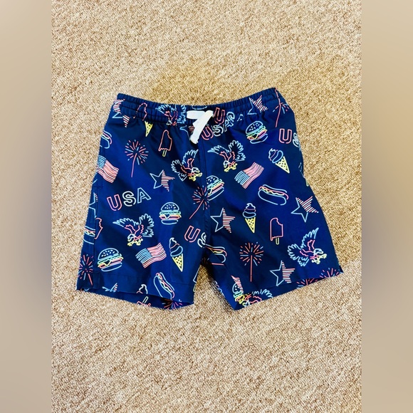 Chubbies USA Youth Swim Trunks in size 5. - Picture 1 of 3